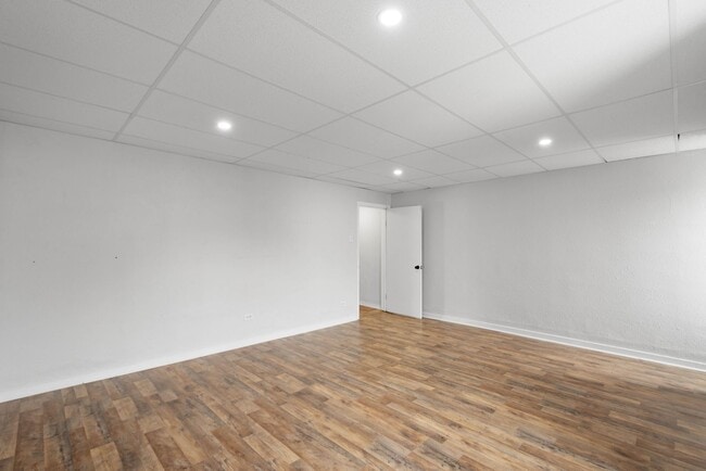 Building Photo - 346 39th St