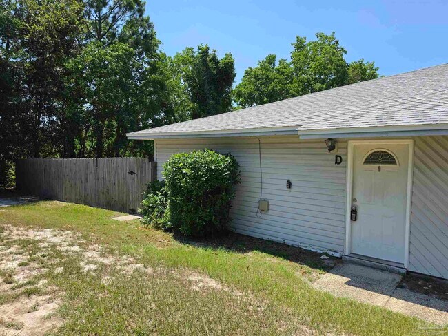 Building Photo - 3346 Green Briar Cir