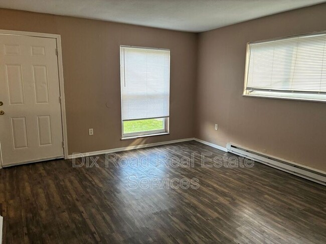 Building Photo - 2609 Fairport Ave