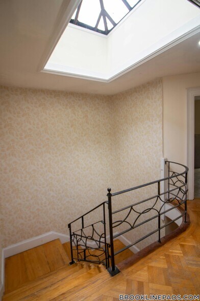 Building Photo - 1712 Beacon St