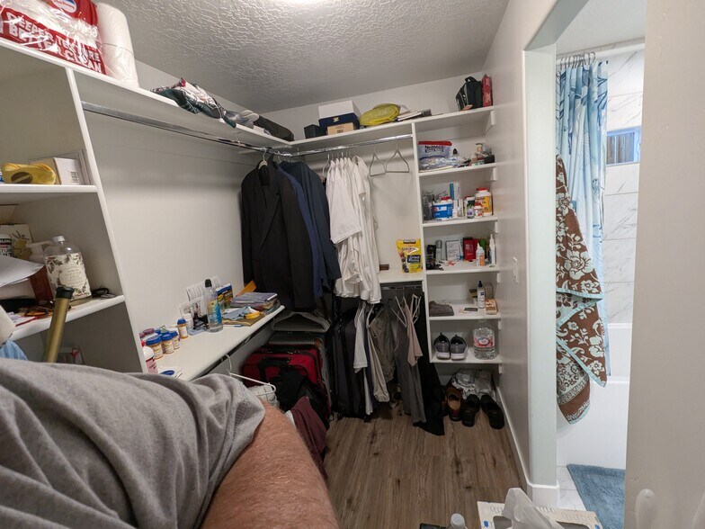 Building Photo - 613 E 8800 S