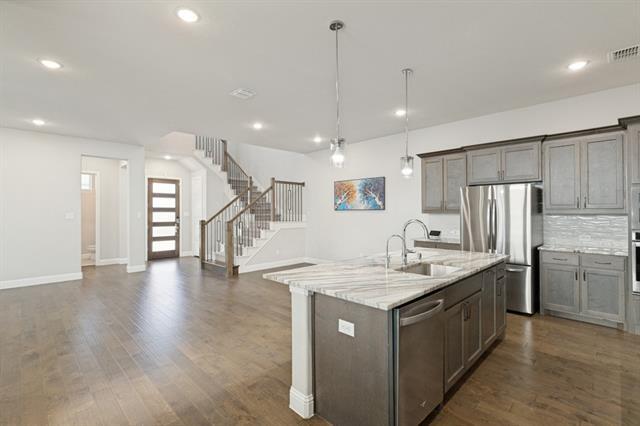 Building Photo - 13173 Cooper River Trl