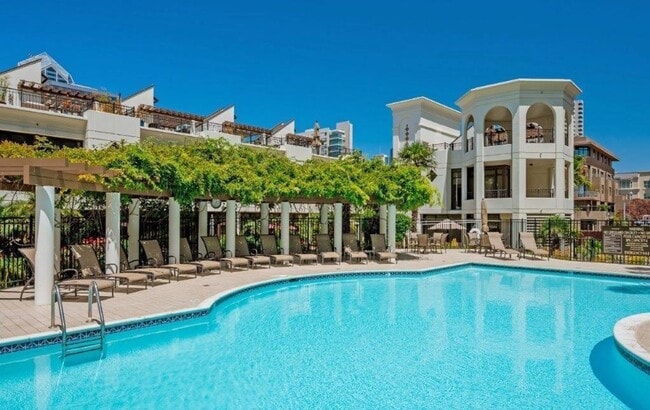 Building Photo - Bay View Condo at Park Place in Downtown San Diego
