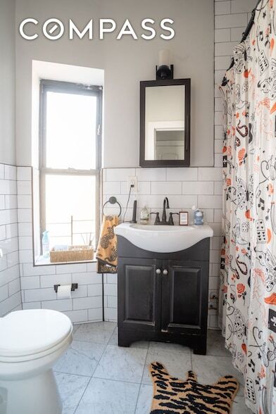 Building Photo - 944 Marcy Ave