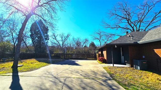 Building Photo - 901 W Congress St