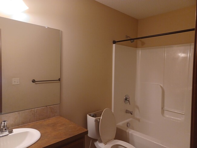 Primary Photo - Must-see 4 bedrooms, 3 bath home in Harves...