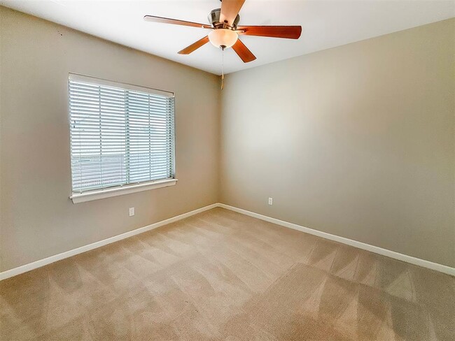 Building Photo - 2208 Kavanaugh Blvd