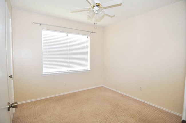 Building Photo - Great home with Sunroom in Sachse!
