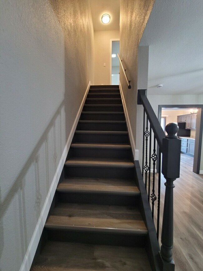 Building Photo - Remodeled 2 bathroom Townhouse on Sunset in Osage Beach!