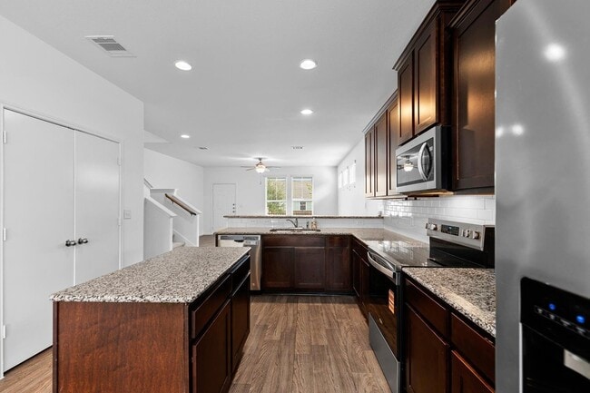 Building Photo - 213 Michaelis Dr