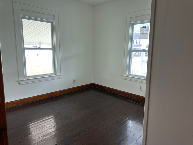 Building Photo - 1023 36th St