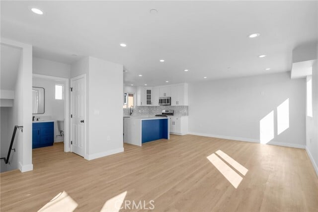 Building Photo - 3223 Lanfranco St