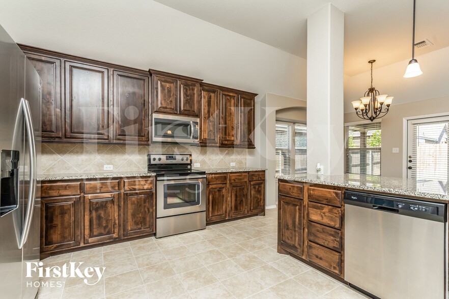 Building Photo - 222 Carson Dr