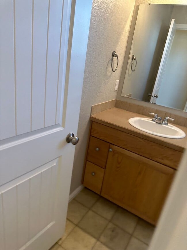 Building Photo - $1,995.00 / Ready Now this 4 bedroom home ...