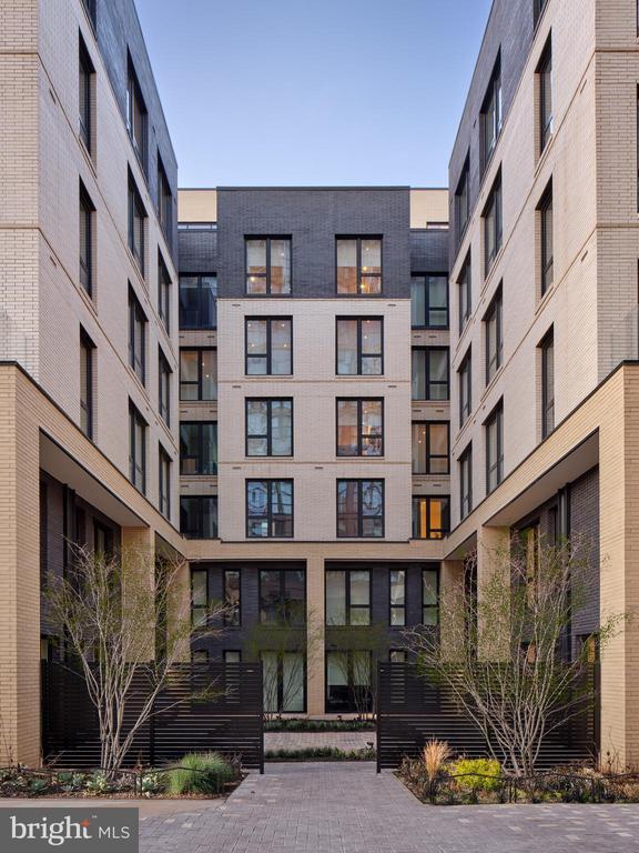 Building Photo - 1099 Germantown Ave