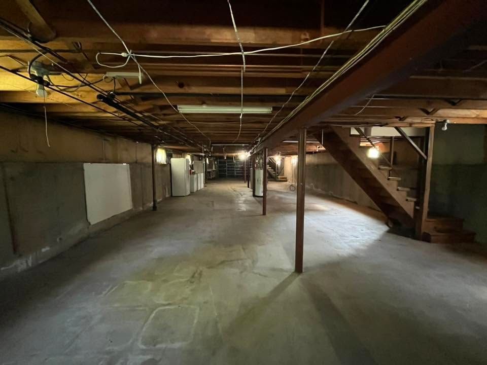 Building Photo - 64 Gladden St