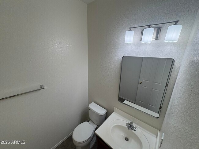 Building Photo - 7709 S 63rd Dr