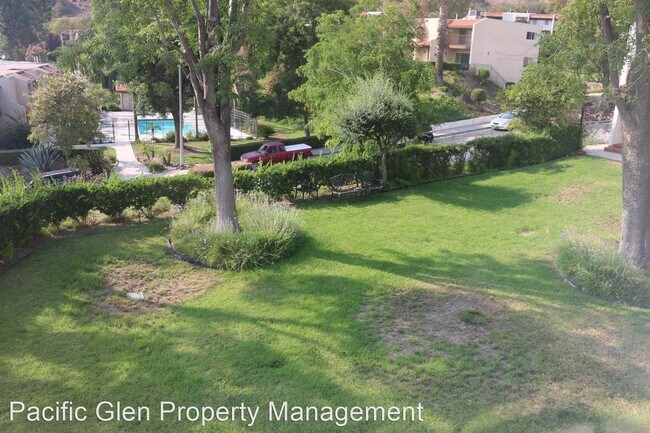 Building Photo - 3 br, 2.5 bath House - 7903 Via Magdalena