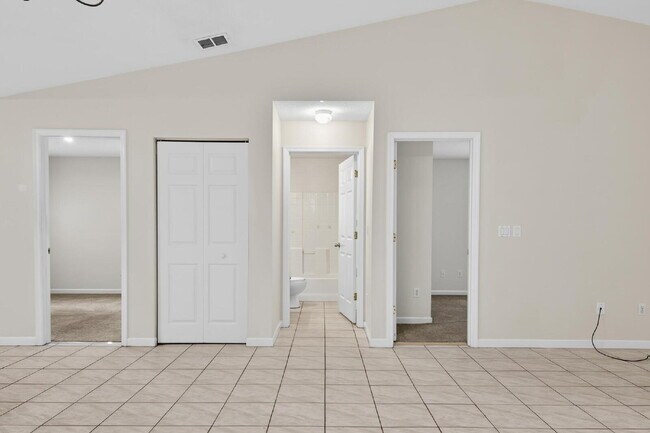 Building Photo - DUPLEX