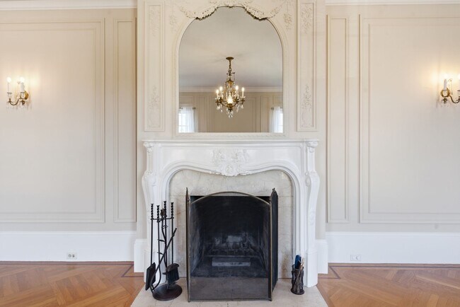 Building Photo - 501-503 Mandana Blvd