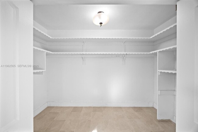 Building Photo - 4400 SW 9th Ln