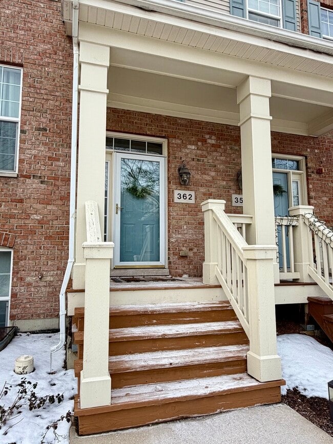 Building Photo - 362 Broadmoor Ln