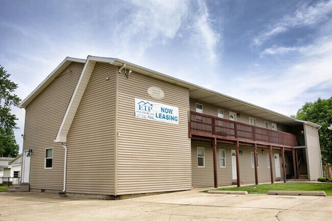 Primary Photo - 1056 2nd St