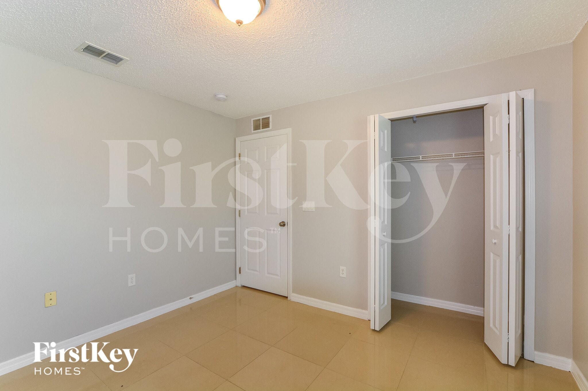 Building Photo - 307 Michigan Ln