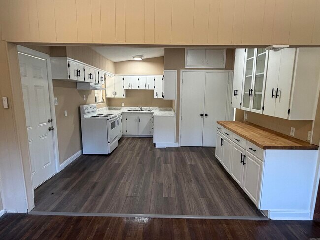 Building Photo - 34 Belmont Dr