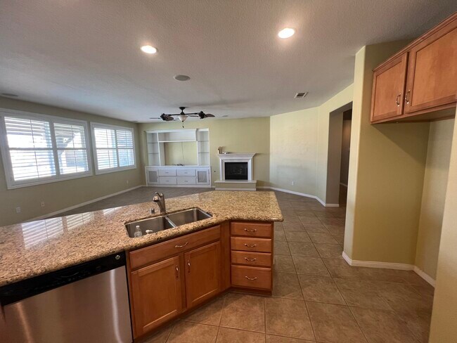 Building Photo - 41530 Yew St