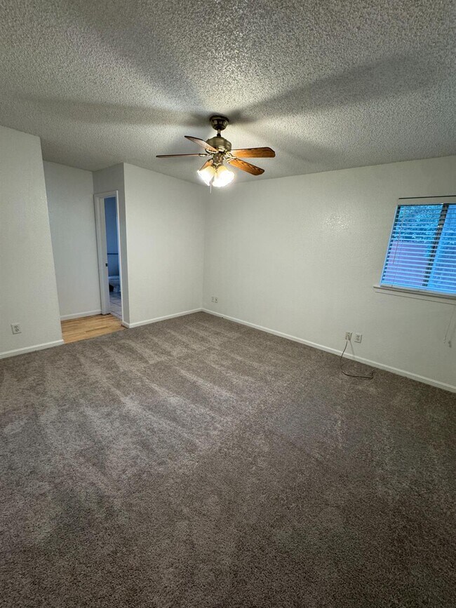 Building Photo - 6348 N Genoa Ave