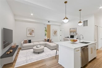 Building Photo - Renovated 3 bedroom in Lincoln Park - Now Leasing!