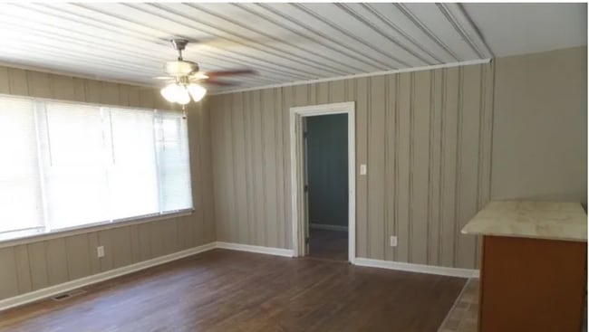 Primary Photo - 116 Glenn St