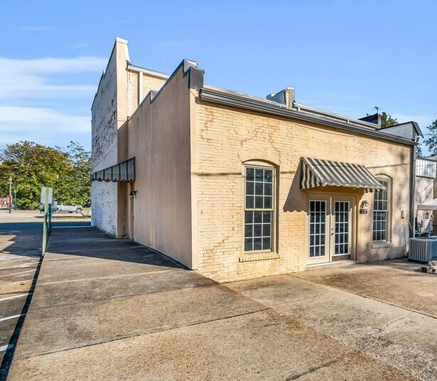 Building Photo - 463 Commerce St