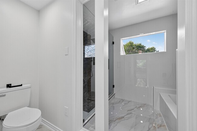 Building Photo - 7447 Cambridge St