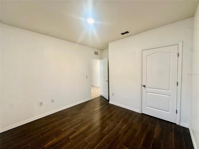 Building Photo - 988 Summer Glen Dr