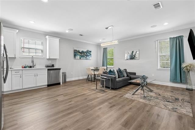 Building Photo - 3212 Jackson Ave