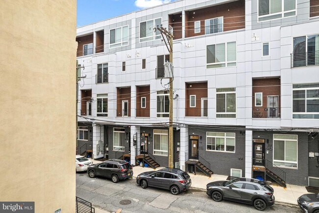 Building Photo - 1115 N American St