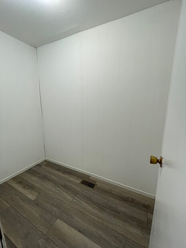 Closet - 1157 Monroe Ave