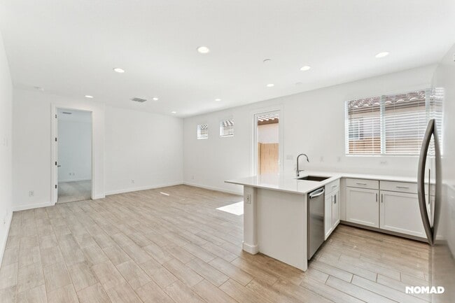 Building Photo - Charming 1BR Condo in San Tan Valley (Util...