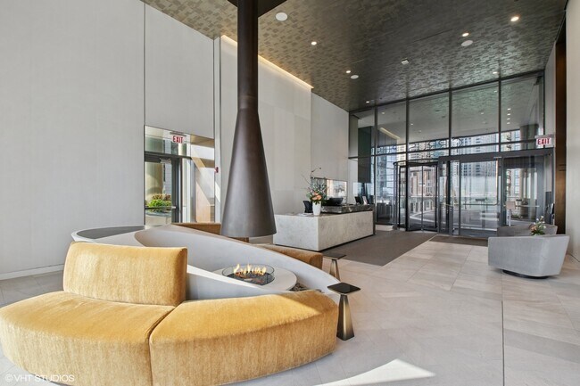 Building Photo - 211 N Harbor Dr