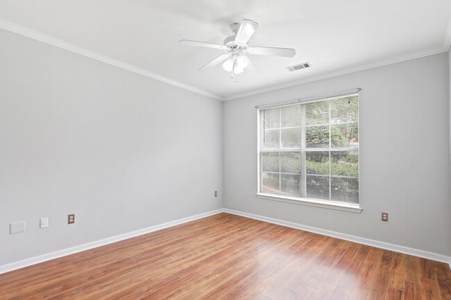 Main Bedroom - 10 Perimeter Summit Blvd NE
