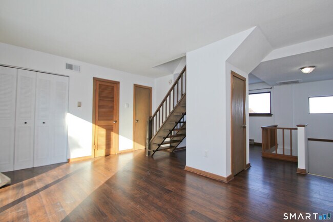 Building Photo - 29 Salmon Run