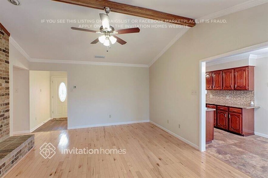 Building Photo - 1720 Brighton Dr