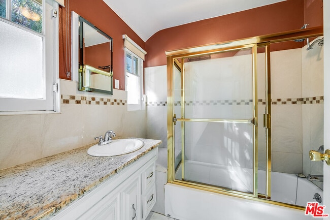 Building Photo - 10440 Johanna Ave