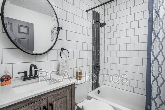 Building Photo - 1740 S Randolph St