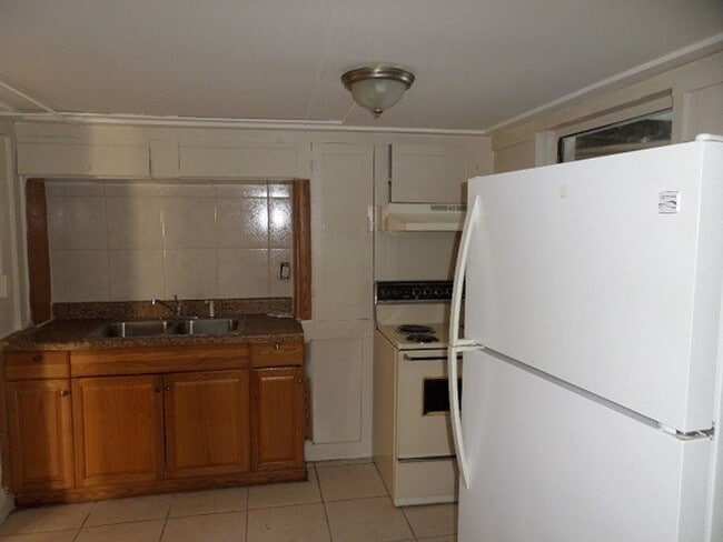 Building Photo - 2242 23rd Ave S