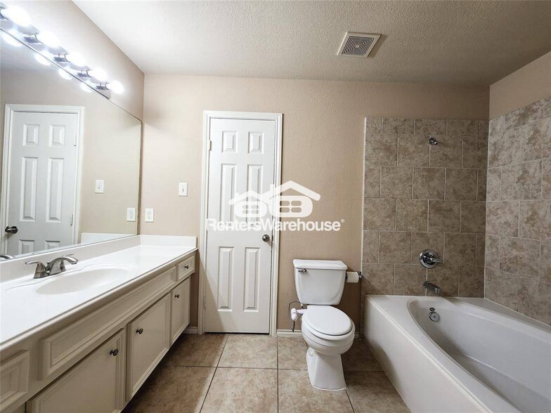 Building Photo - 16530 Pentonshire Ln