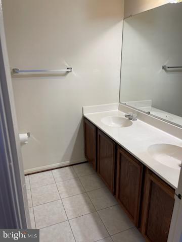 Building Photo - 5516 Sully Lake Dr
