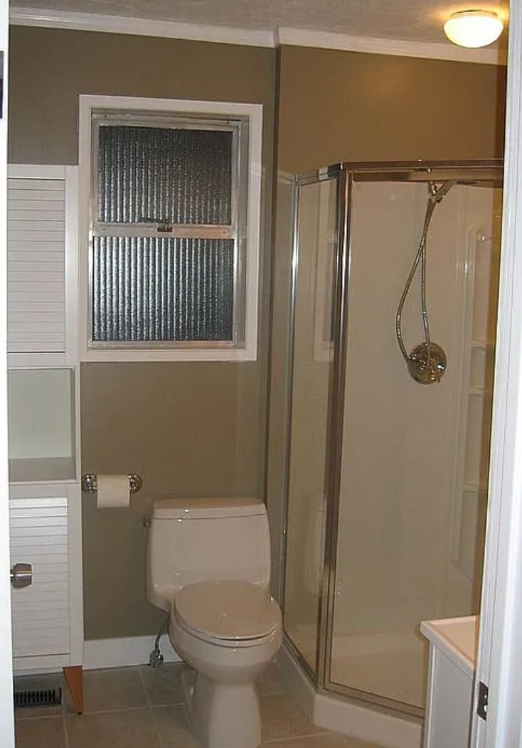 private bath - 4345 4th Ave NW